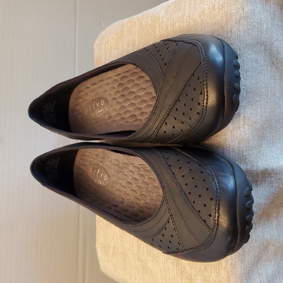 NWOT Clarks Privo Leather Black Perforated Ballet Active Flats, Size 8.5 M - Picture 2 of 10